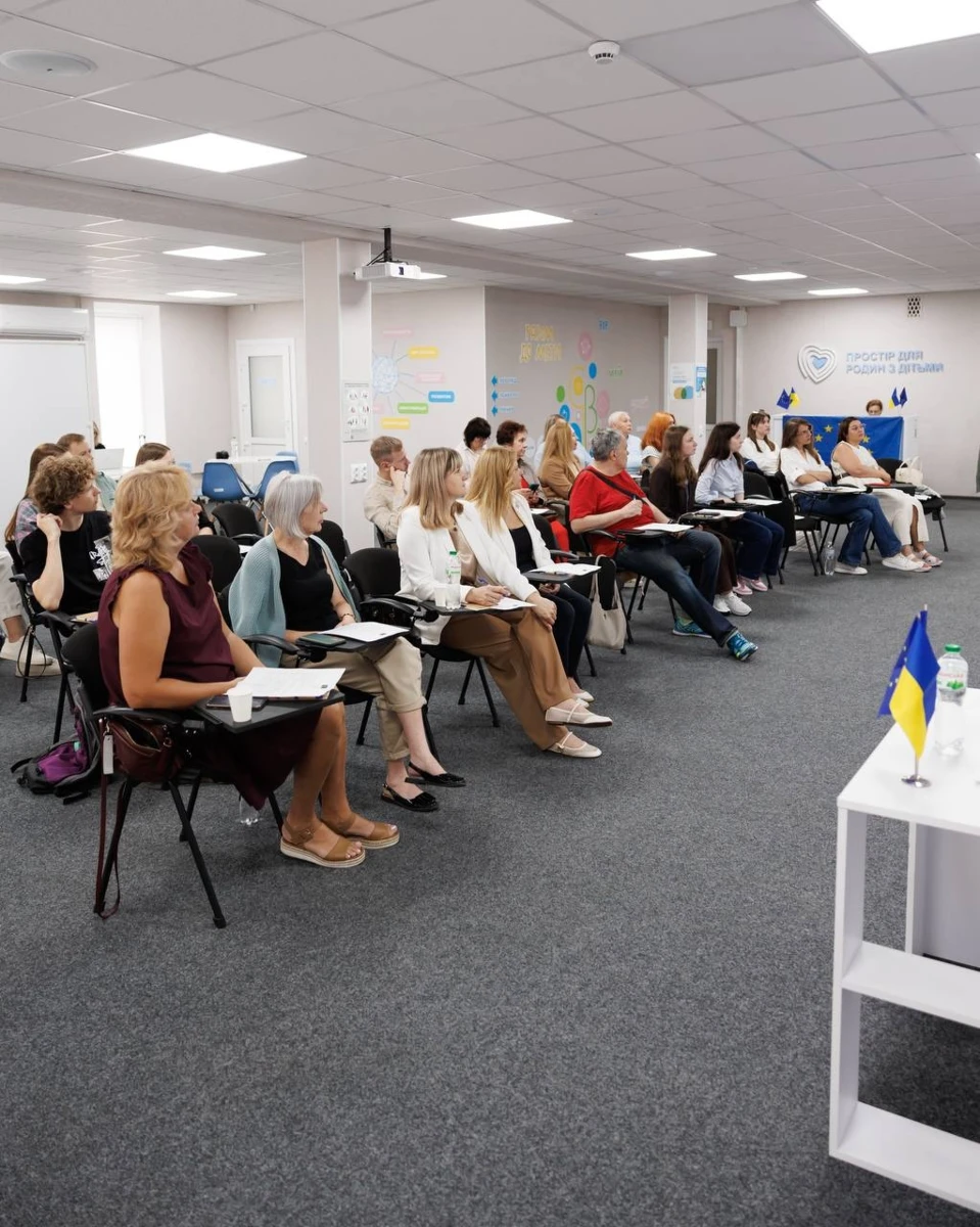 Учасниками тренінгу стали журналісти, редактори та представники євроклубів із десяти областей України: Кіровоградської, Миколаївської, Запорізької, Луганської, Чернігівської, Полтавської, Дніпропетровської, Сумської, Івано-Франківської та Одеської.