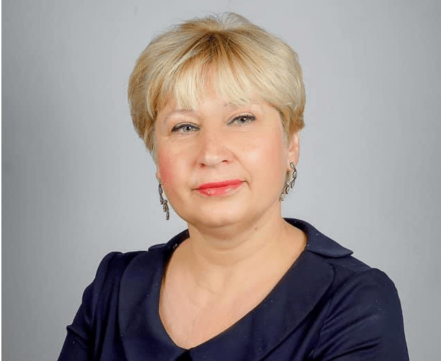 Комарова