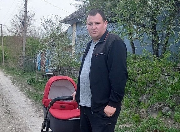 Сергій Сенів з донечкою напередодні повномасштабного вторгнення (з власного архіву постраждалого)
