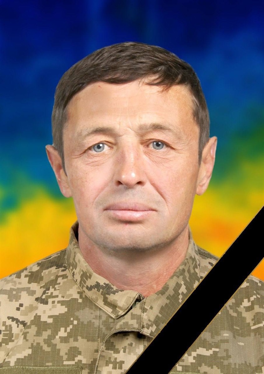 Микола Михайлович Березовський, старший солдат, служив стрільцем-помічником гранатометника стрілецької роти військової частини А4553. 